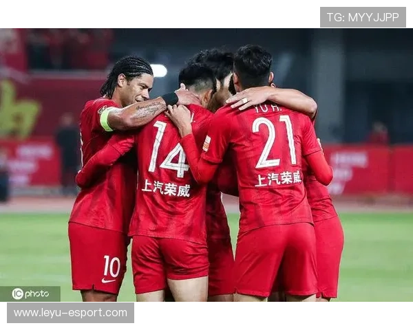 中超争冠三强决战将开打,谁将问鼎荣誉巅峰? 中超争冠三强决战将开打,谁将问鼎荣誉巅峰?