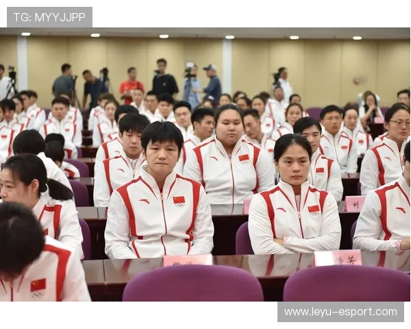 习近平接见第33届奥运会中国体育代表团，表彰运动员成绩